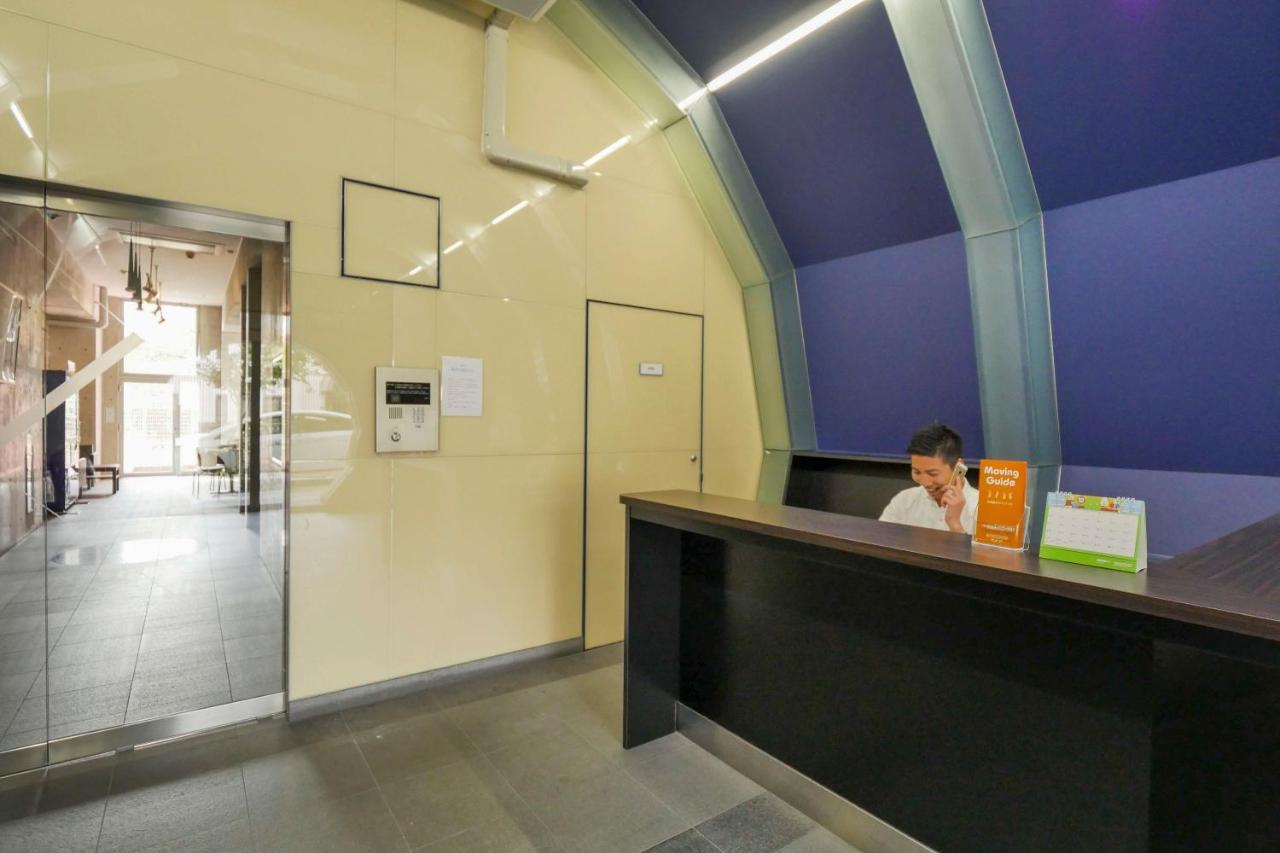 Wisma tamu S-presso Namba Parks Street