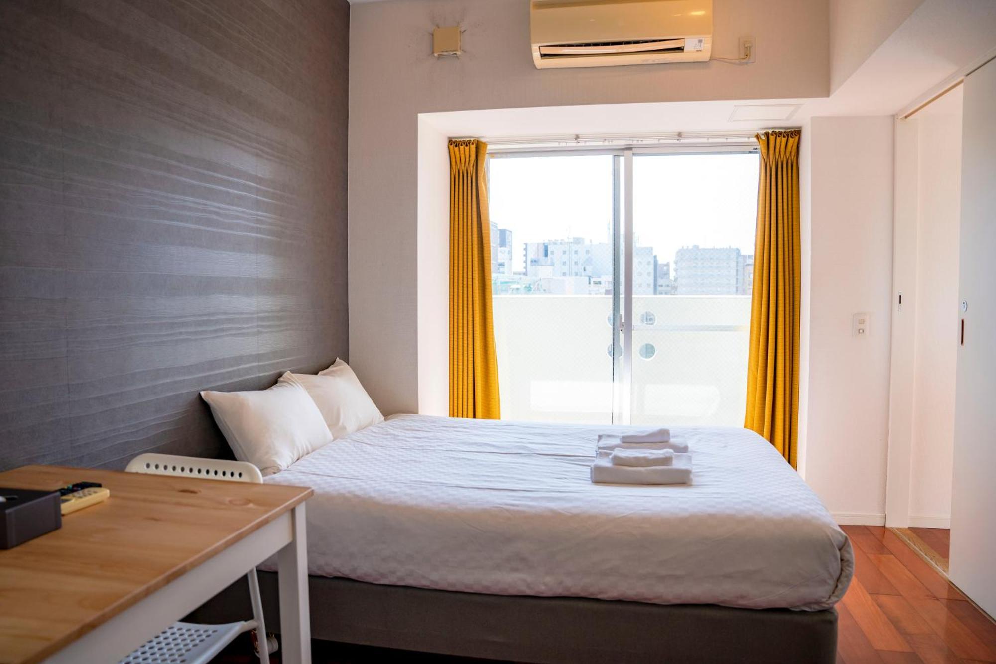 Wisma tamu S-presso Namba Parks Street