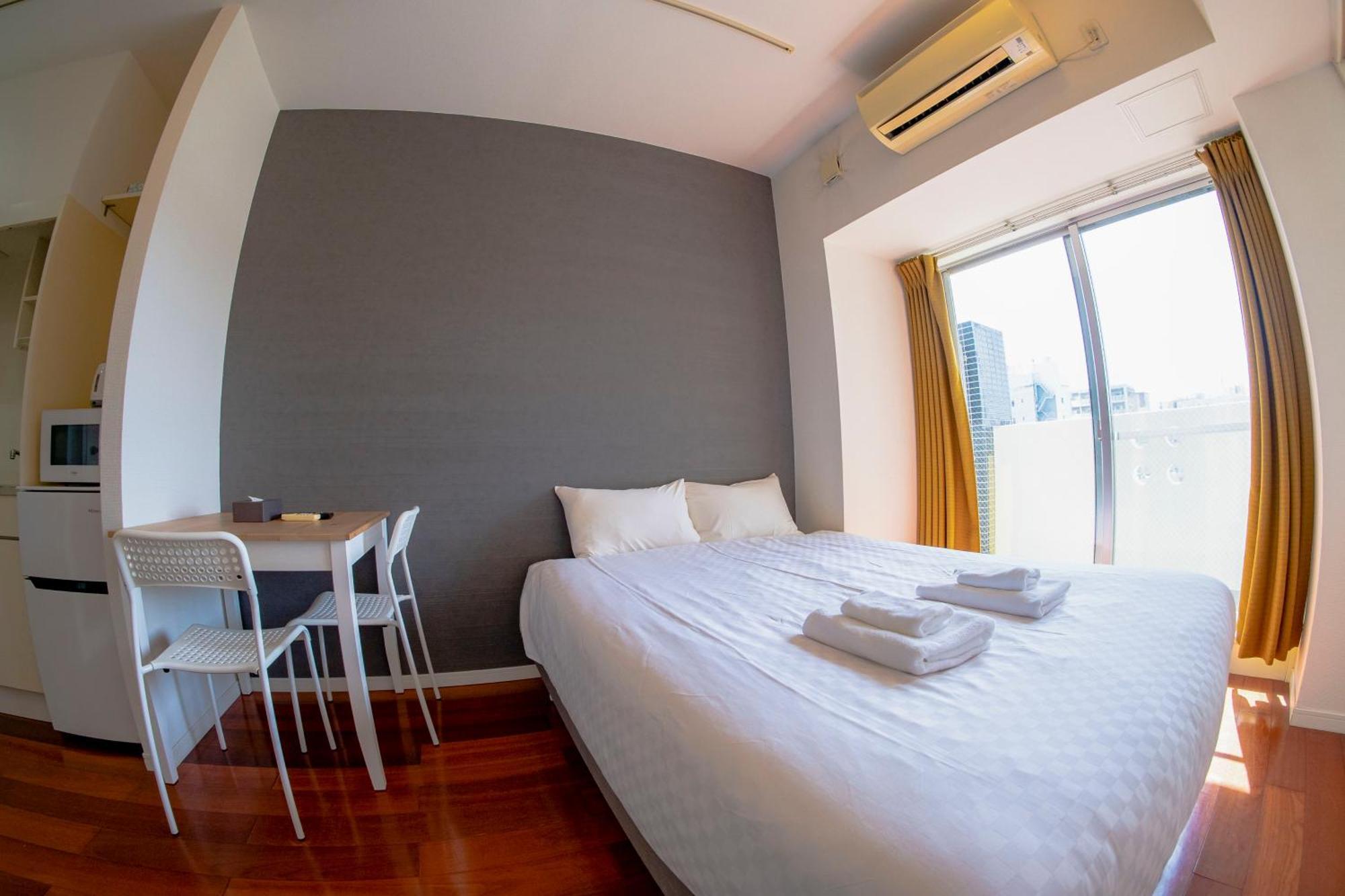 Wisma tamu S-presso Namba Parks Street